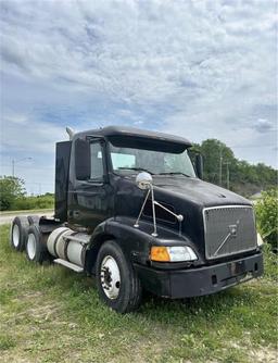 2002 VOLVO VN