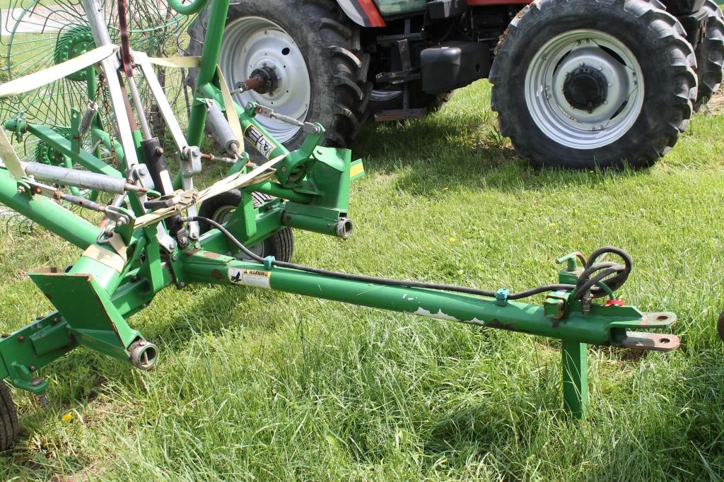 Frontier 8 wheel hay rake