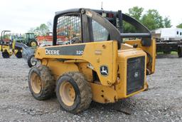 John Deere 320