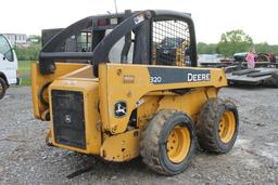 John Deere 320