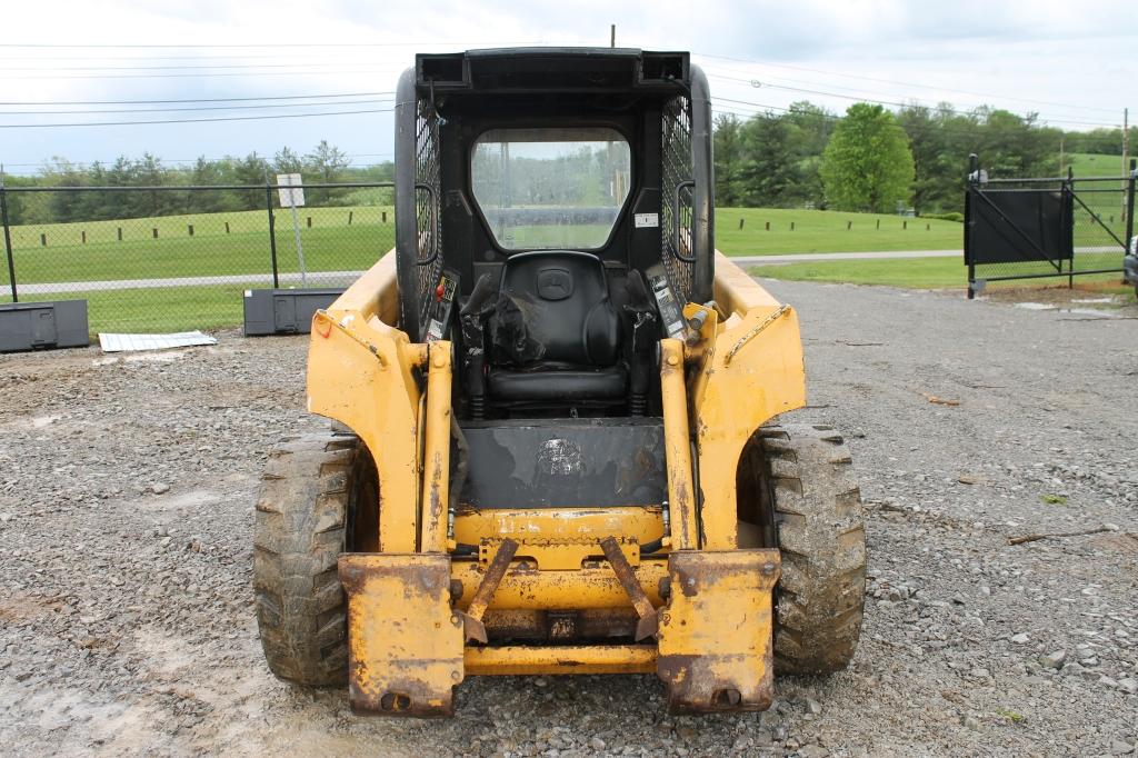 John Deere 320