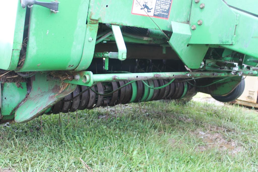 John Deere 535