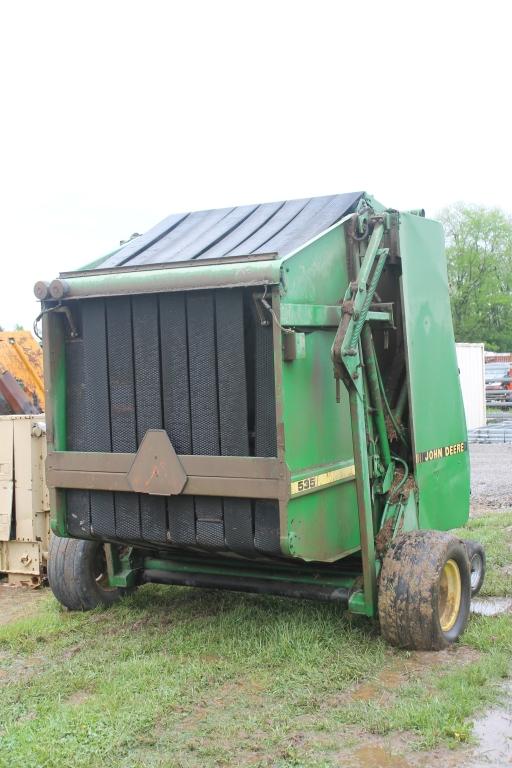 John Deere 535