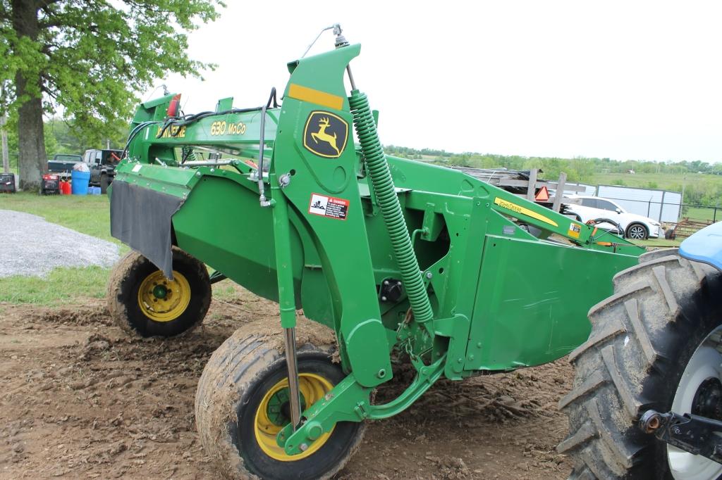 John Deere 630