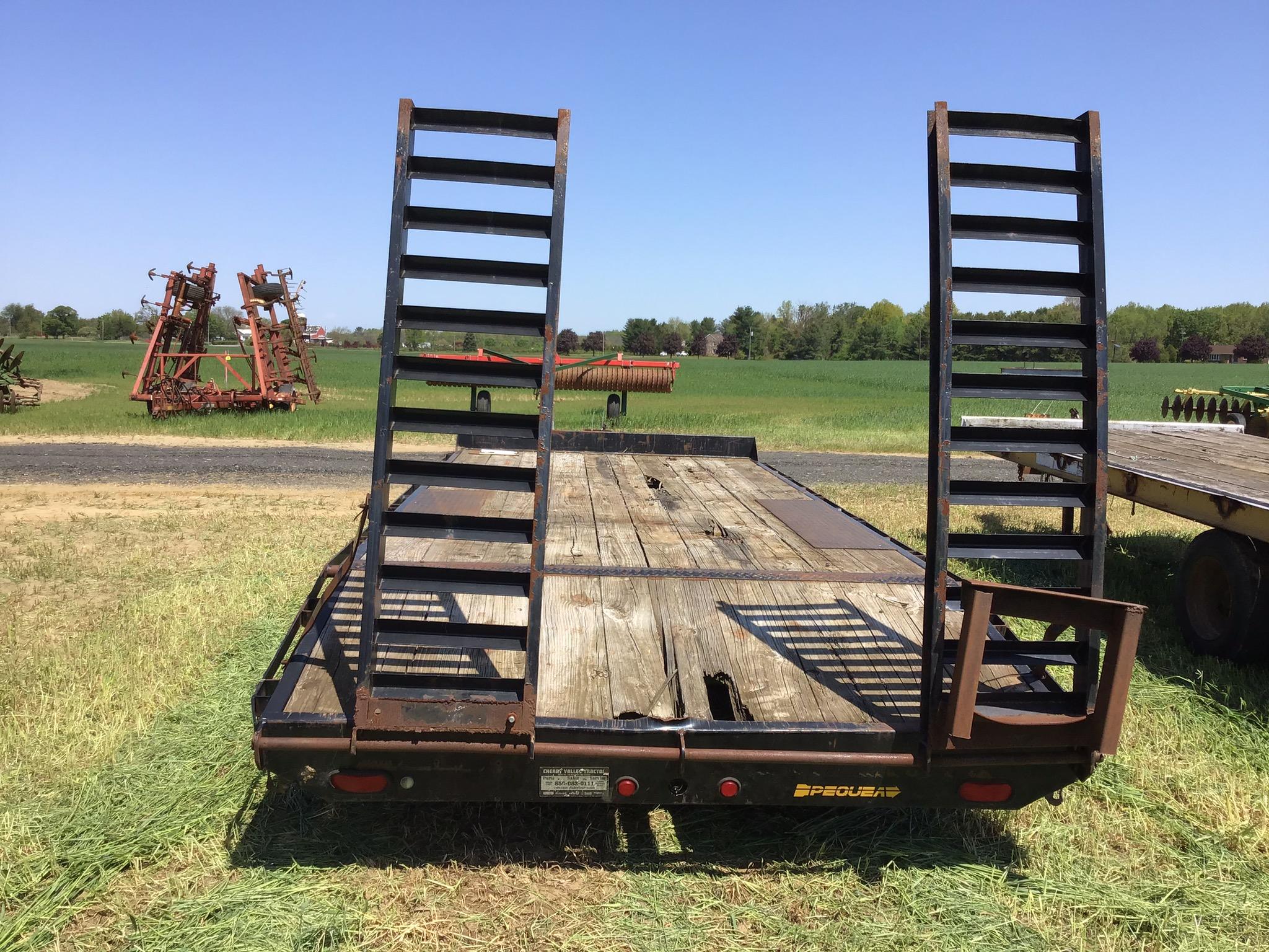 Pequea 1018 deck over, tandem axle
