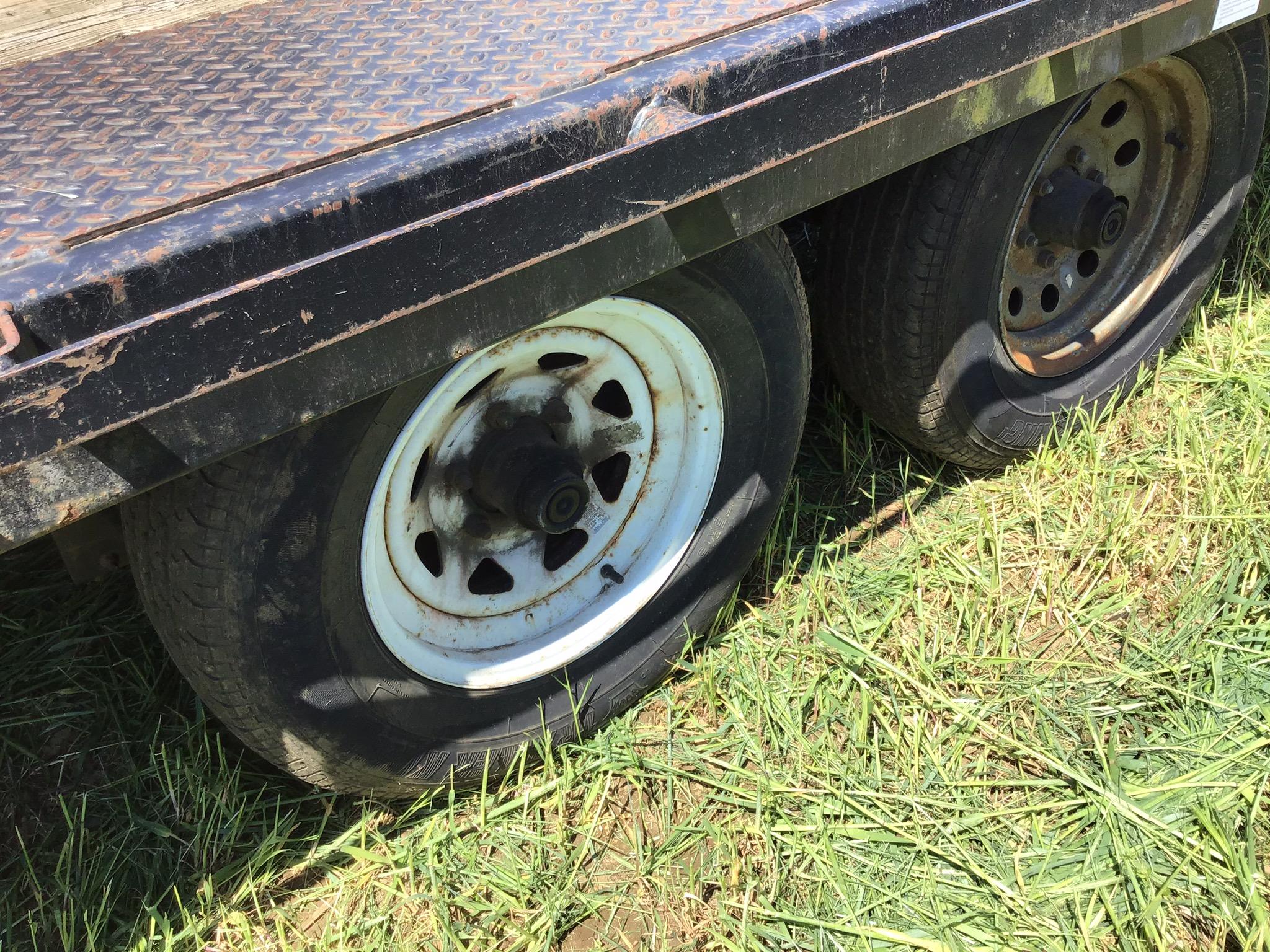 Pequea 1018 deck over, tandem axle