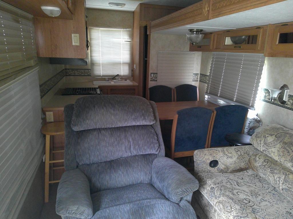 2006 EAGLE 34FT 5TH WHEEL TRVL TRLR- LATE TITLE