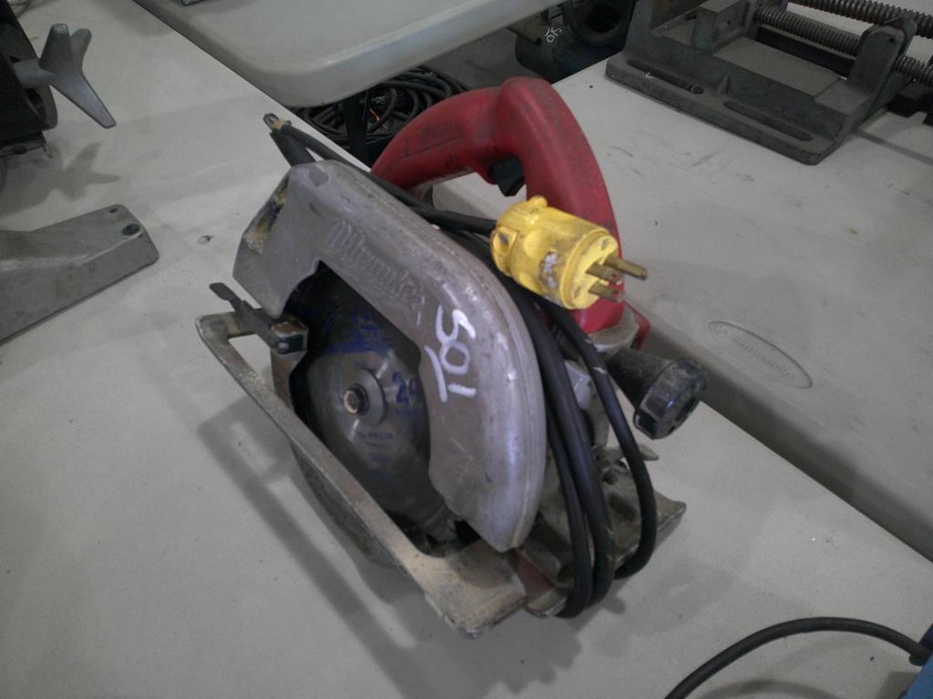 MILWAUKEE 7" SAW