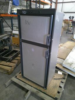 RV REFRIGERATOR- NEW