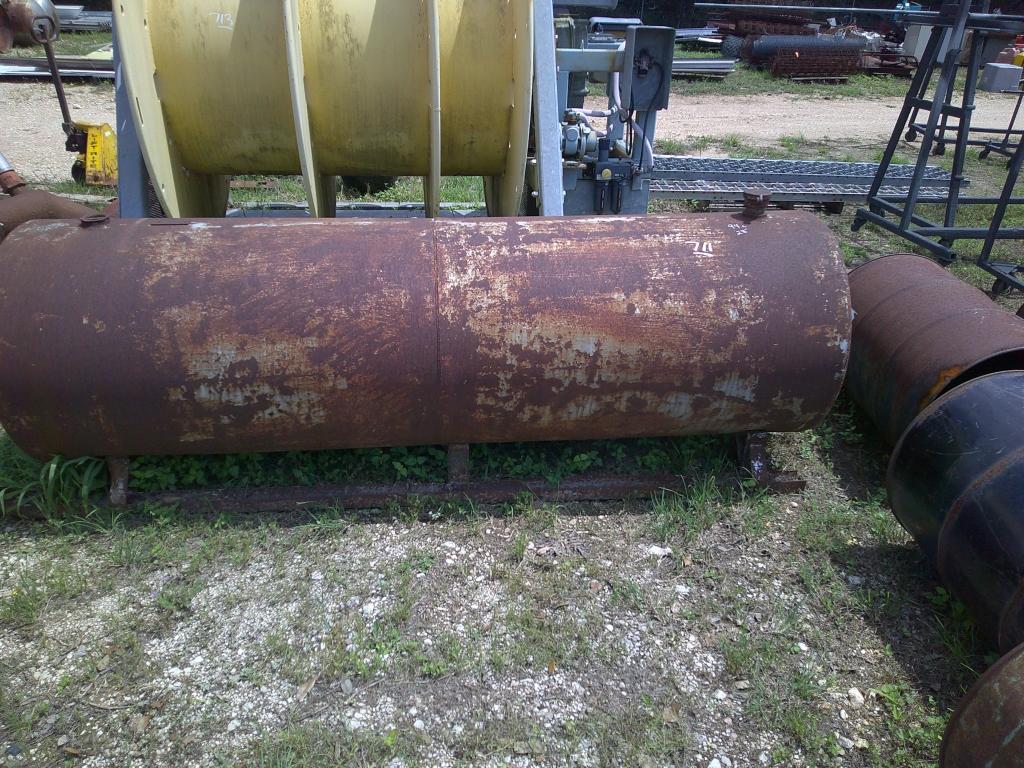 300GAL FUEL TANK ON SKIDS