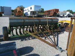 JD MOD B 12FT 16-DROP GRAIN DRILL