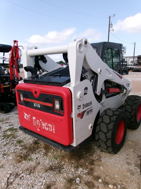 BOB-CAT S770T4 SKID STEER