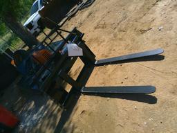 SET FORKS F/ SKID STEER