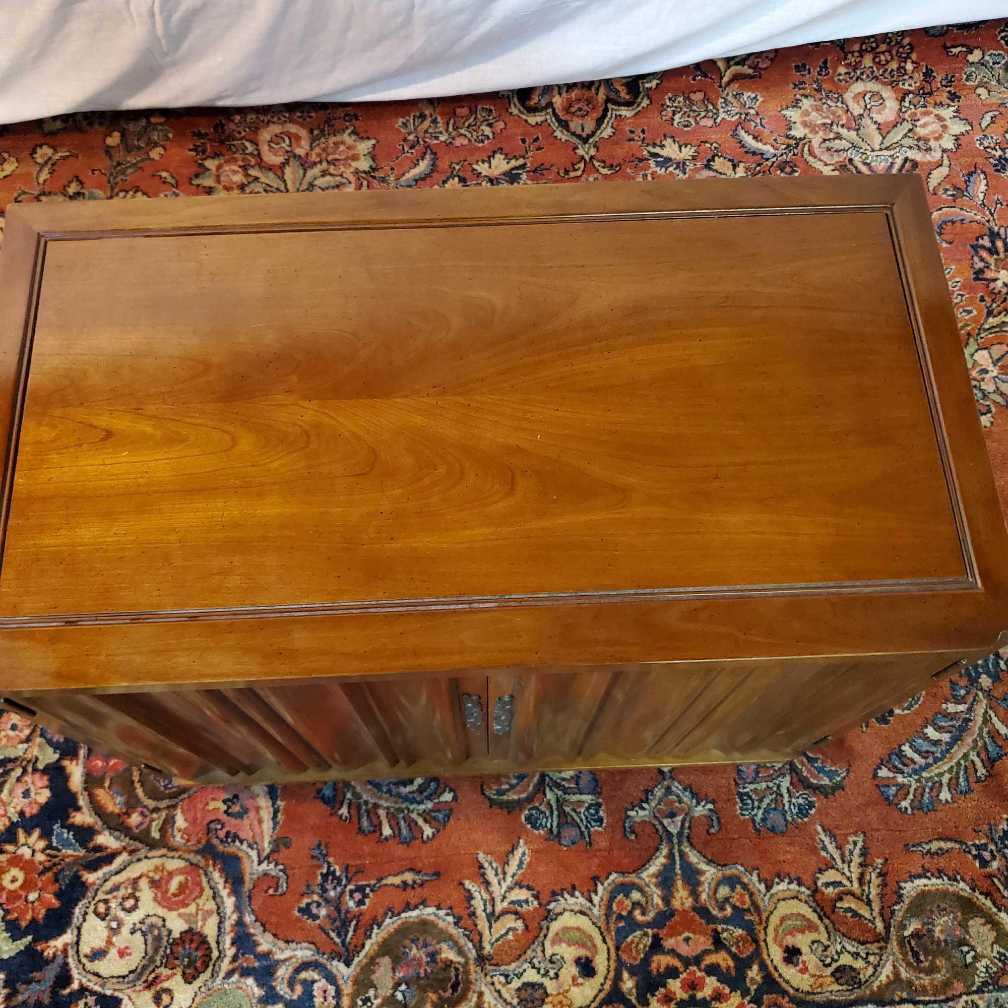 Henredon Heritage Furniture Mid Century Modern Low 2 Door Cabinet