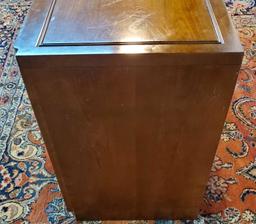 Henredon Heritage Furniture Mid Century Modern Low 2 Door Cabinet