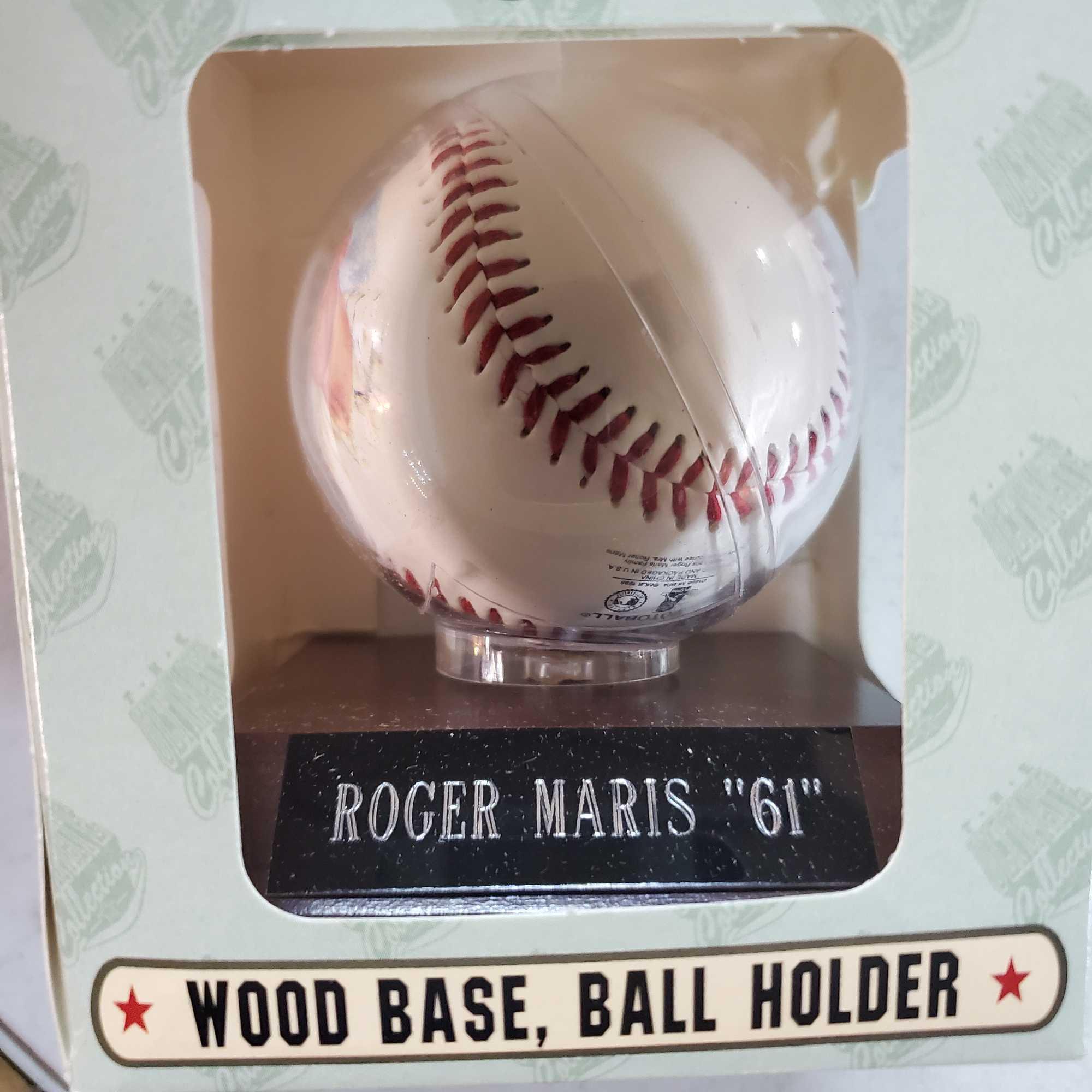 RARE Derek Jeter HOF New York Yankee Life Size Trifold Cardboard Standee And Other Base Ball Items