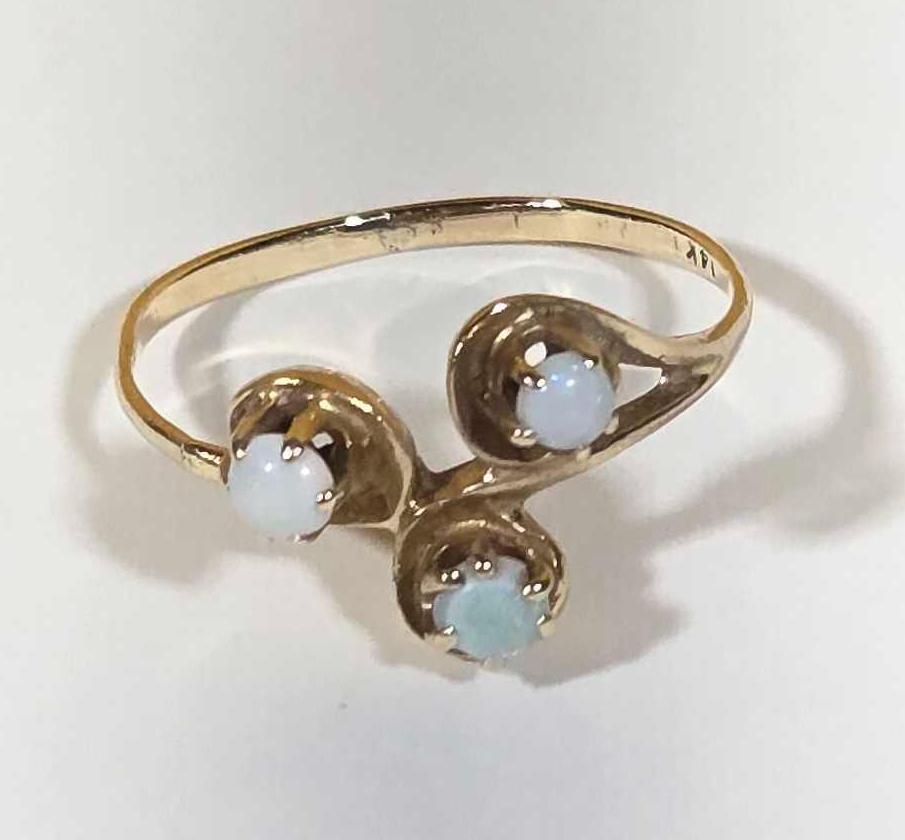 Vintage 14k Gold Opal Ring
