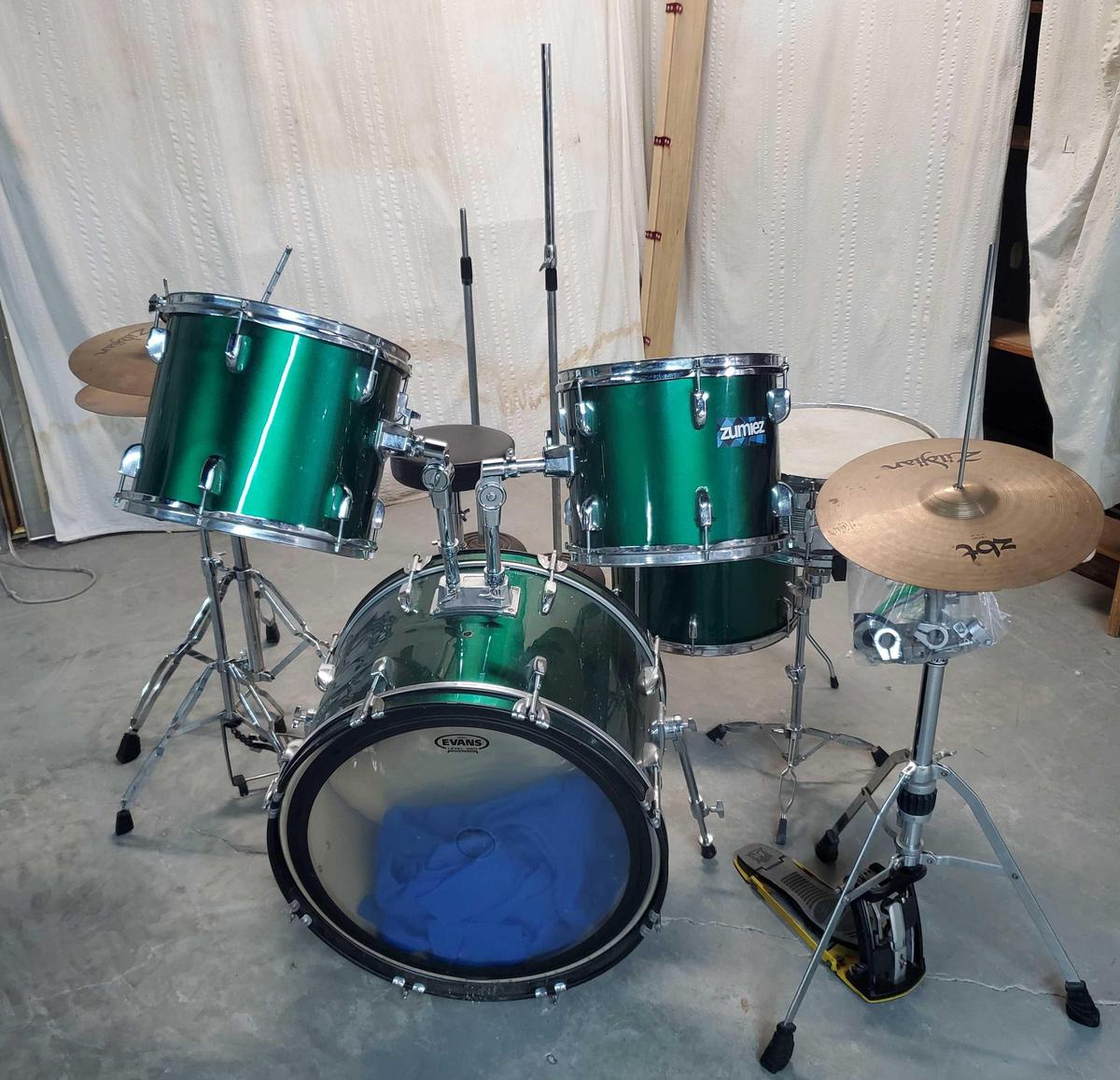 Evans Pine Green 5 Piece Drum Set With Extras