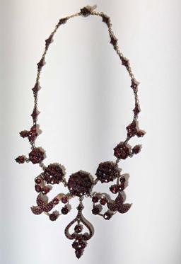 Stunning Antique 8k Gold Garnet Necklace