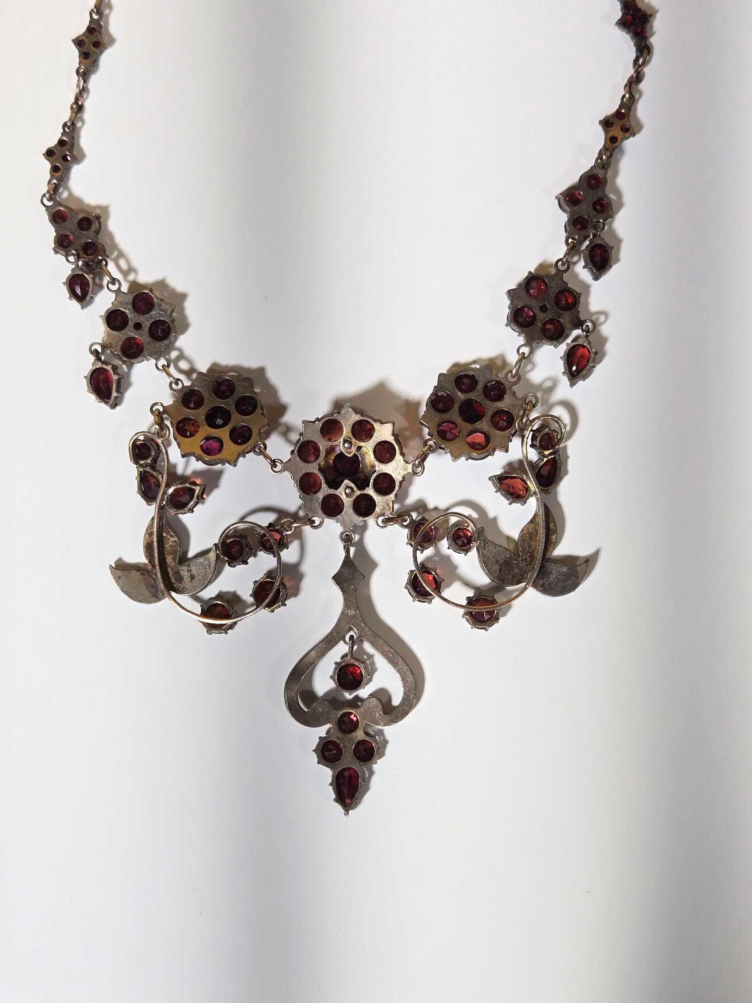 Stunning Antique 8k Gold Garnet Necklace