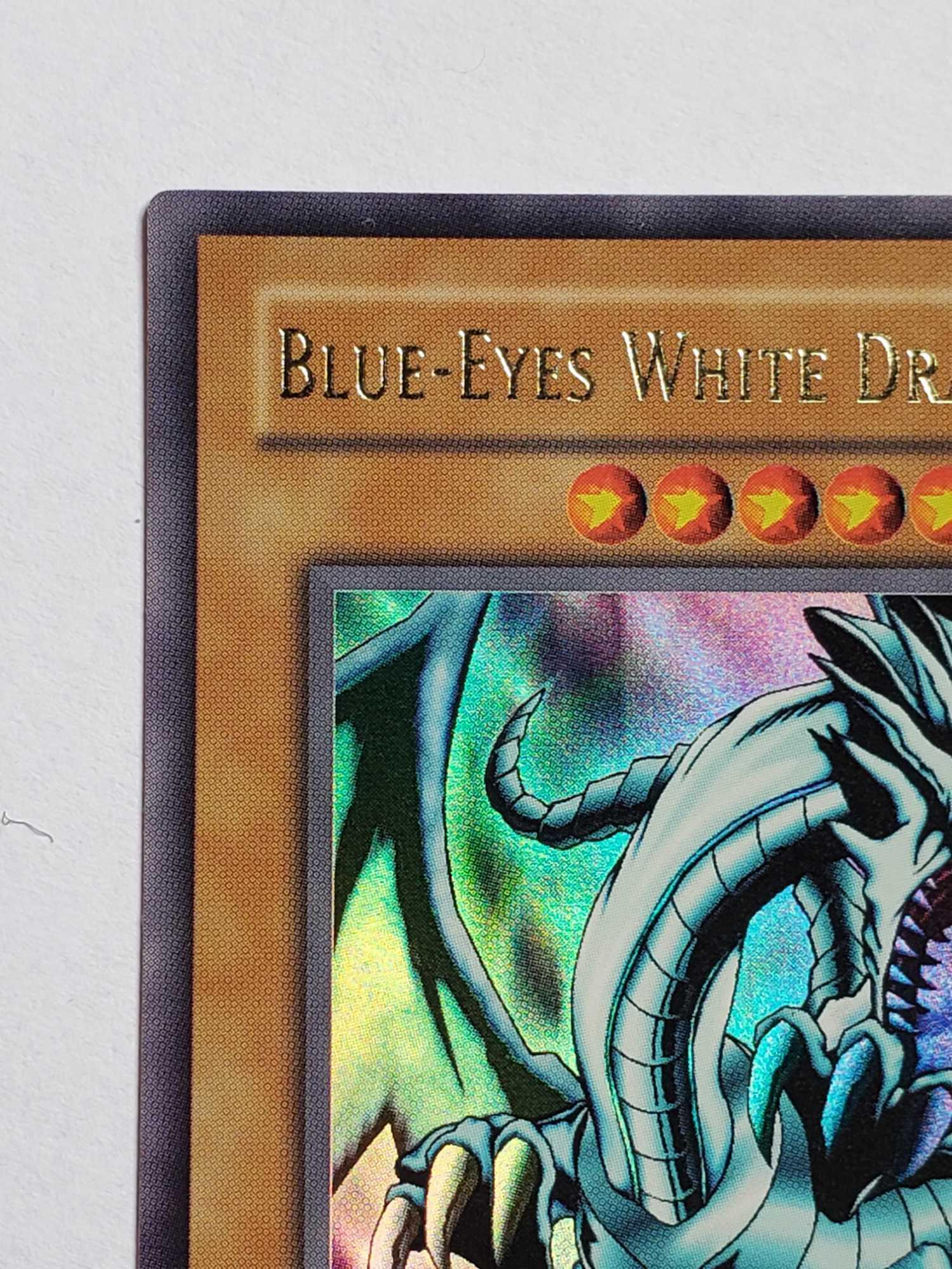 Yugioh Yu-Gi-Oh! Blue-Eyes White Dragon 2002 First Edition LOB-001 Ultimate Rare Trading Card M/NM