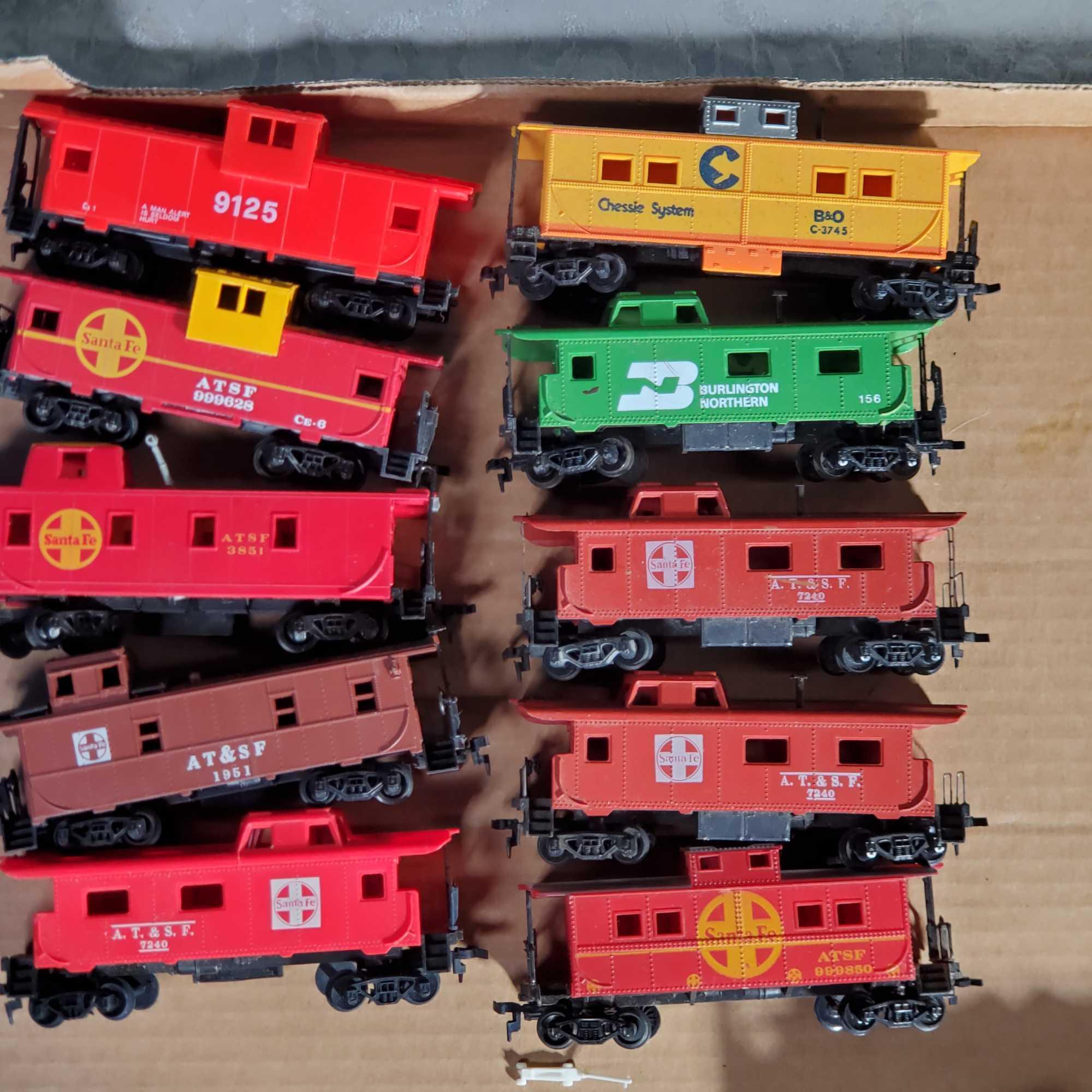 2 Flats of Vintage HO Train Cars and Accessories