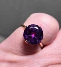 Beautiful Vintage Color Changing Sapphire with Star Design 14k Gold Ring