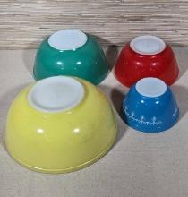 Set of 4 Pryex Mixing Bowls