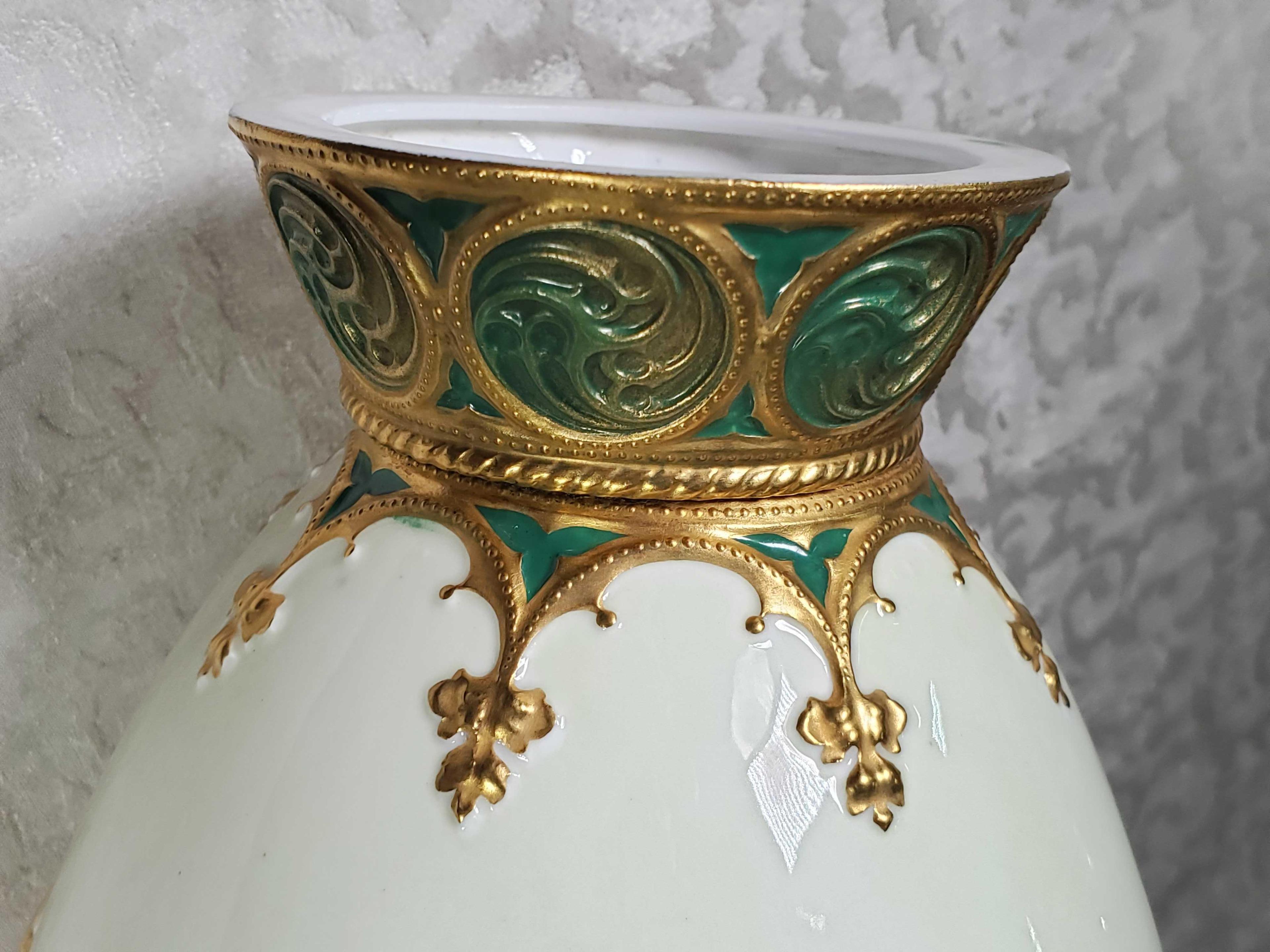 1892 Royal Crown Derby for Spaulding & Co Chicago Porcelain Vase with Gilt Handles