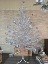 Mid Century Vintage 6 Ft. Aluminum Christmas Tree In Orig. Box