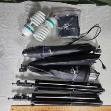 * Pr of Pro Photo Studio Umbrella Lamps