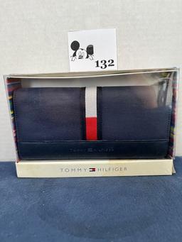 Tommy Hilfiger wallet - new