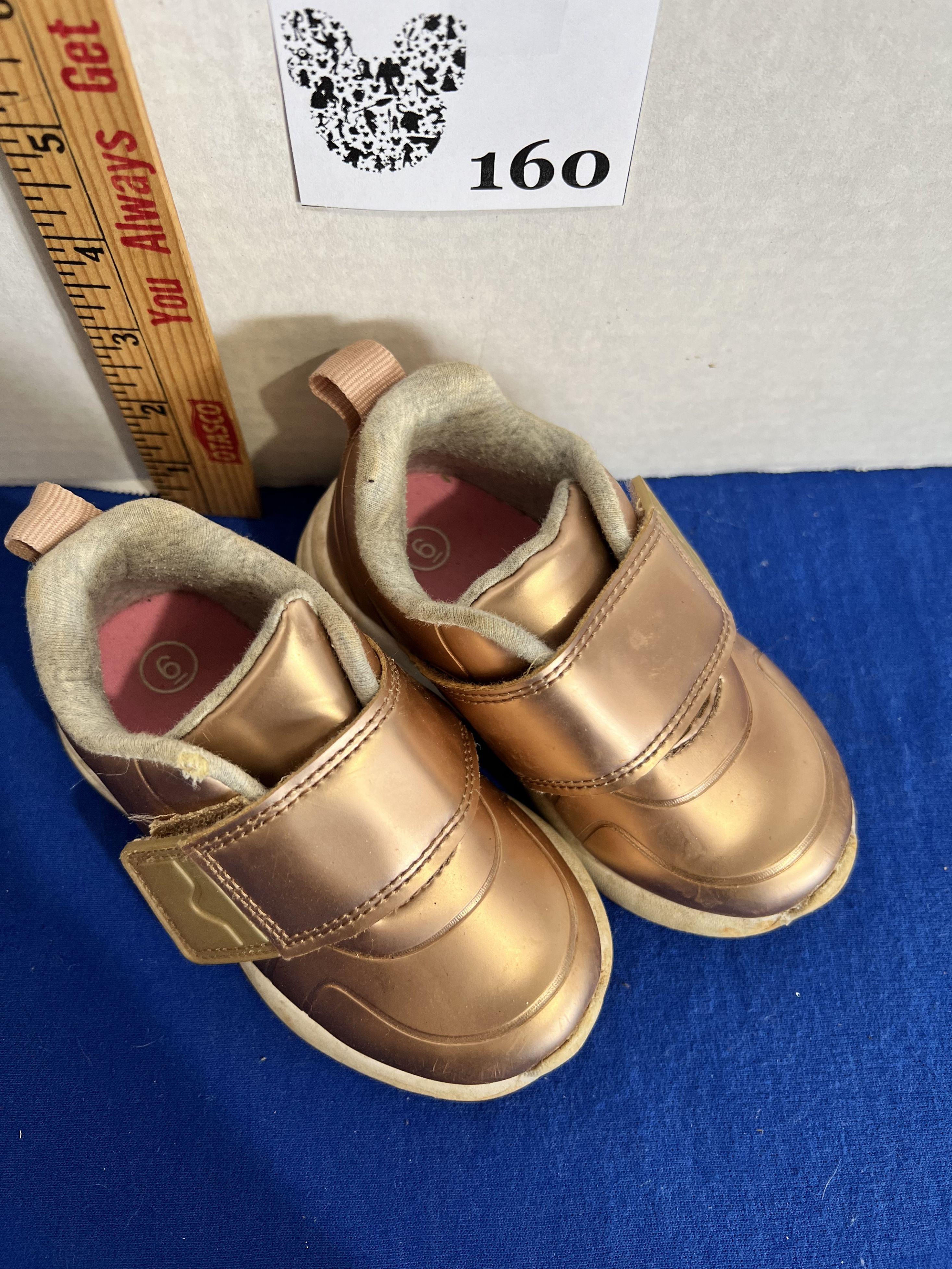 Cat & Jacks Toddler Golden Sneakers, size 6