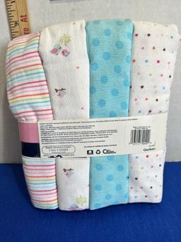 Gerber 4 pack Flannel Blankets - new