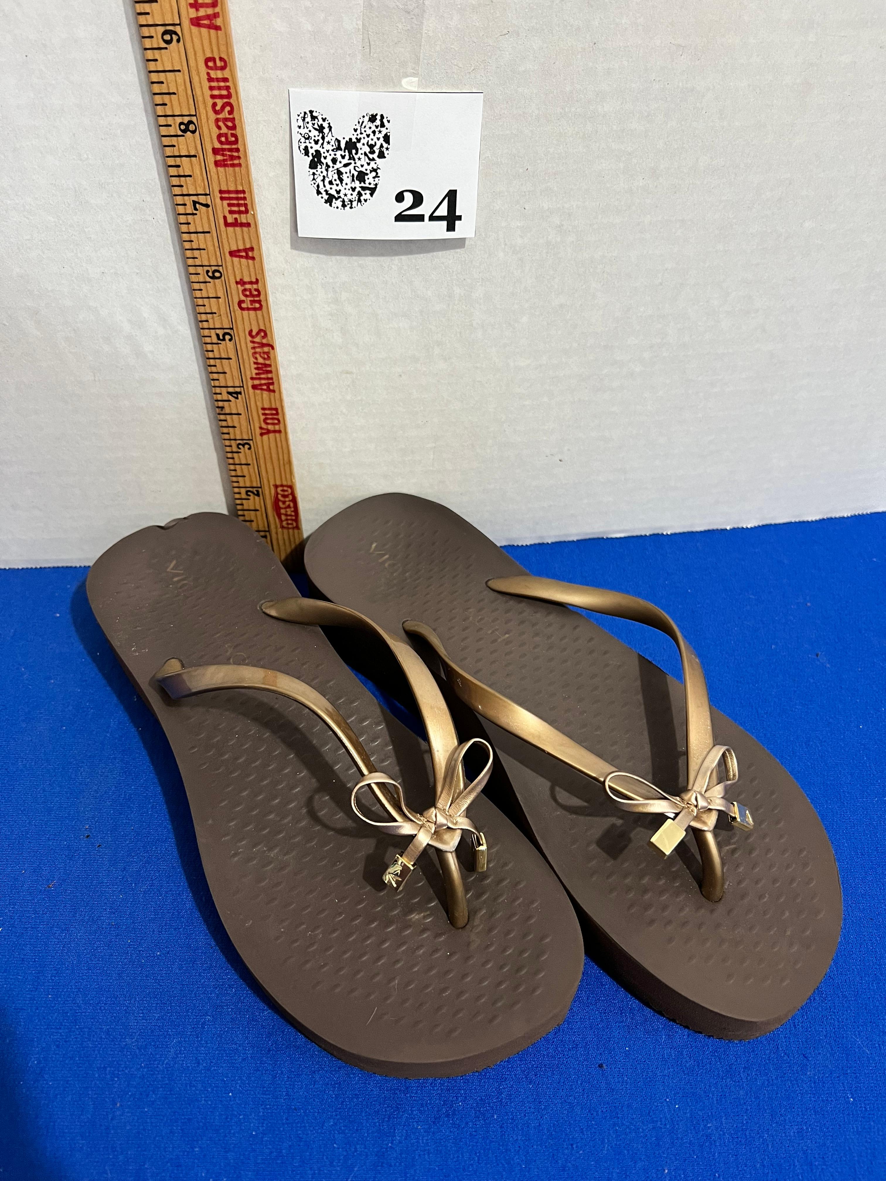 Vionic Beach Flip Flops size 8 - new