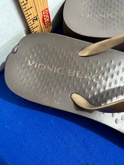 Vionic Beach Flip Flops size 8 - new