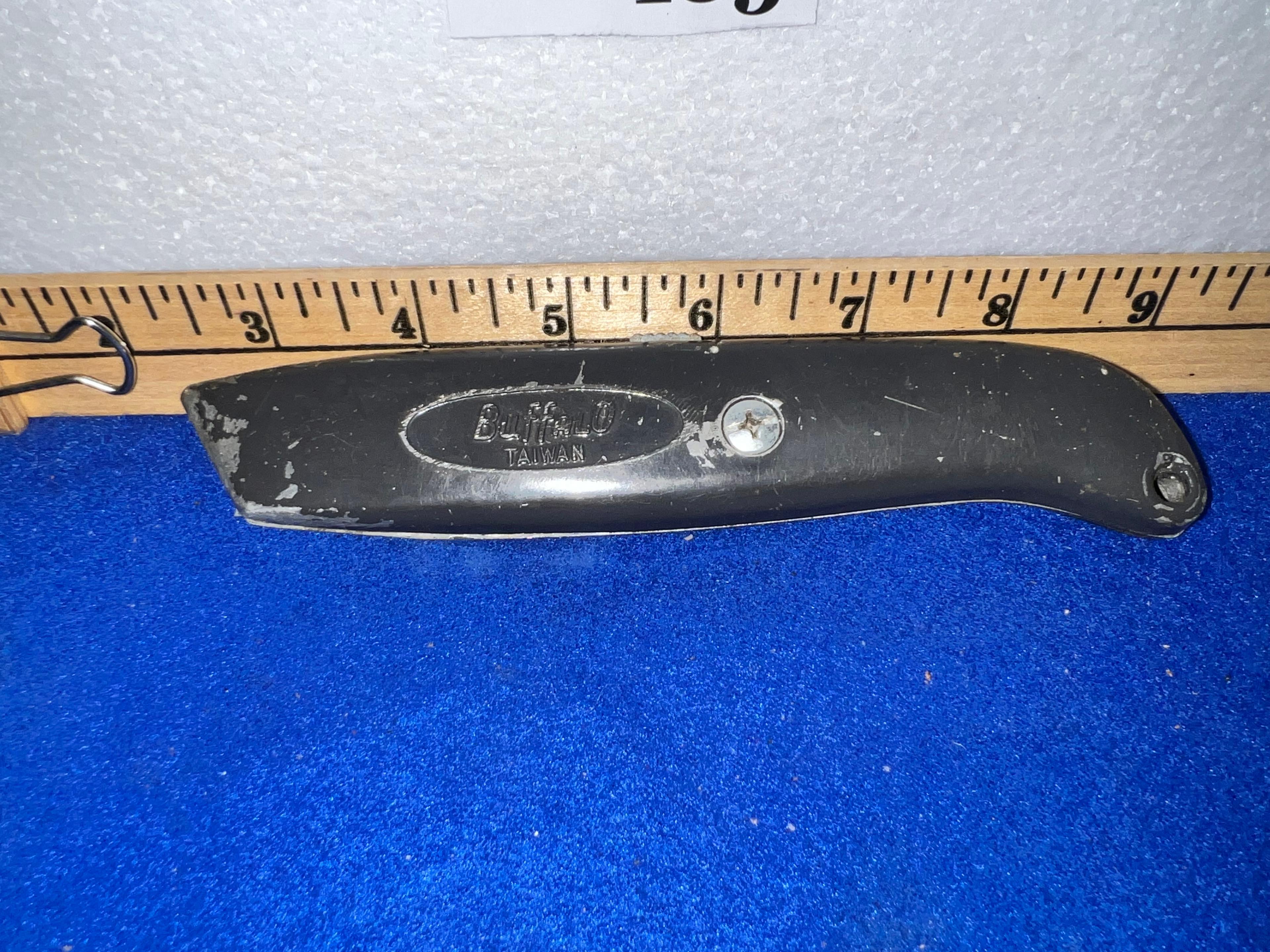 BuffalO Box Cutter