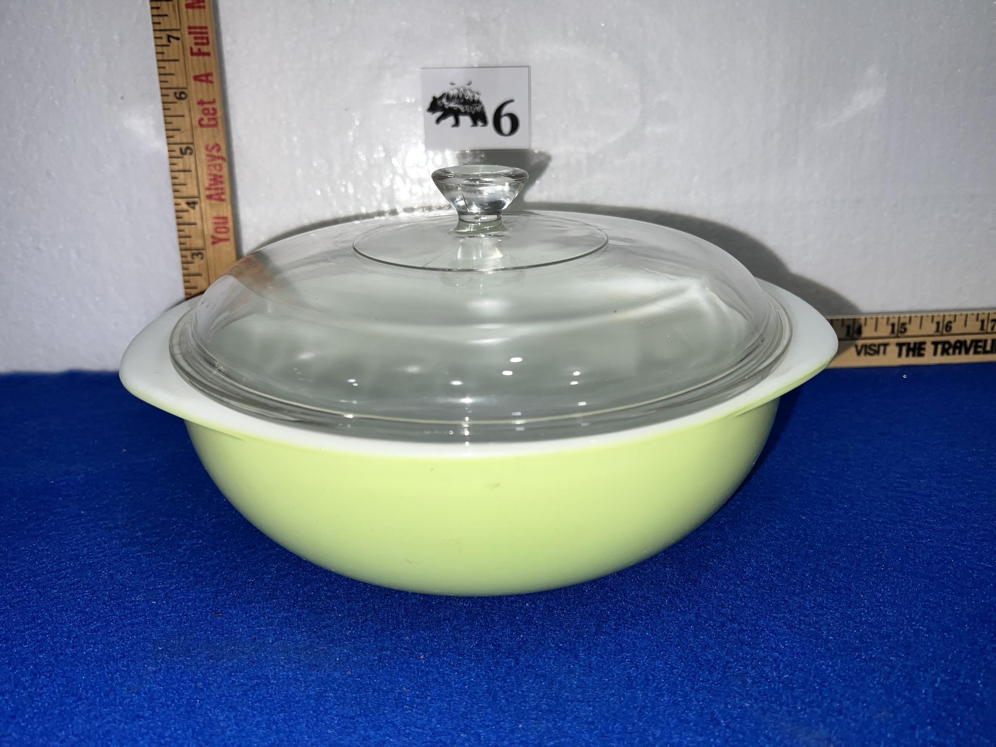 Vtg Pyrex Lime Green 024 2qt Casserole Dish w/ Lid