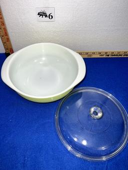 Vtg Pyrex Lime Green 024 2qt Casserole Dish w/ Lid