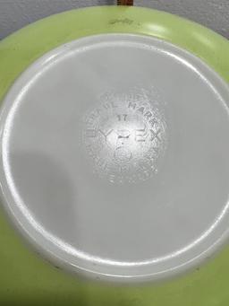 Vtg Pyrex Lime Green 024 2qt Casserole Dish w/ Lid