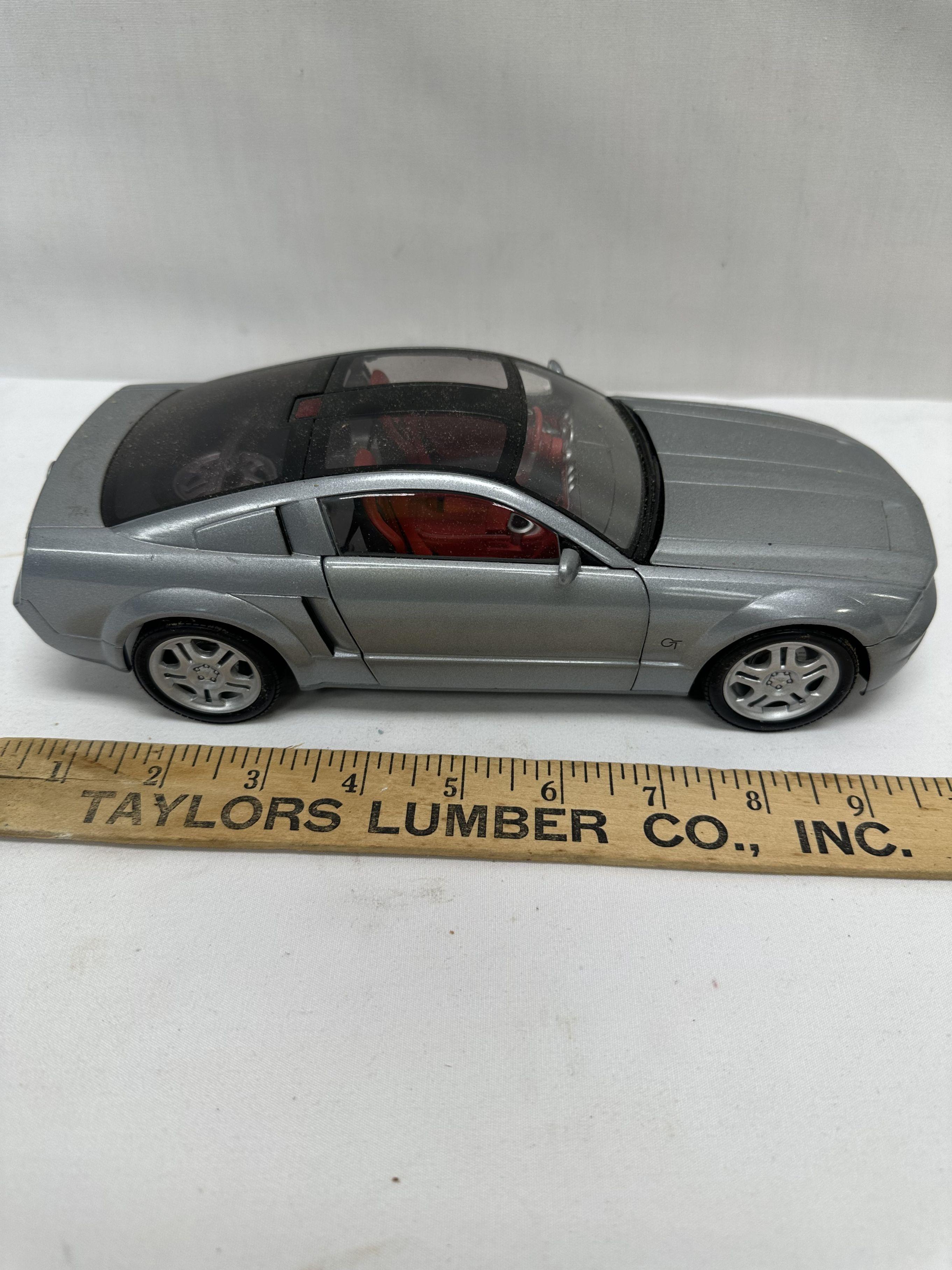 The Beanstalk Group 1/18 Scale Mustang GT Die Cast