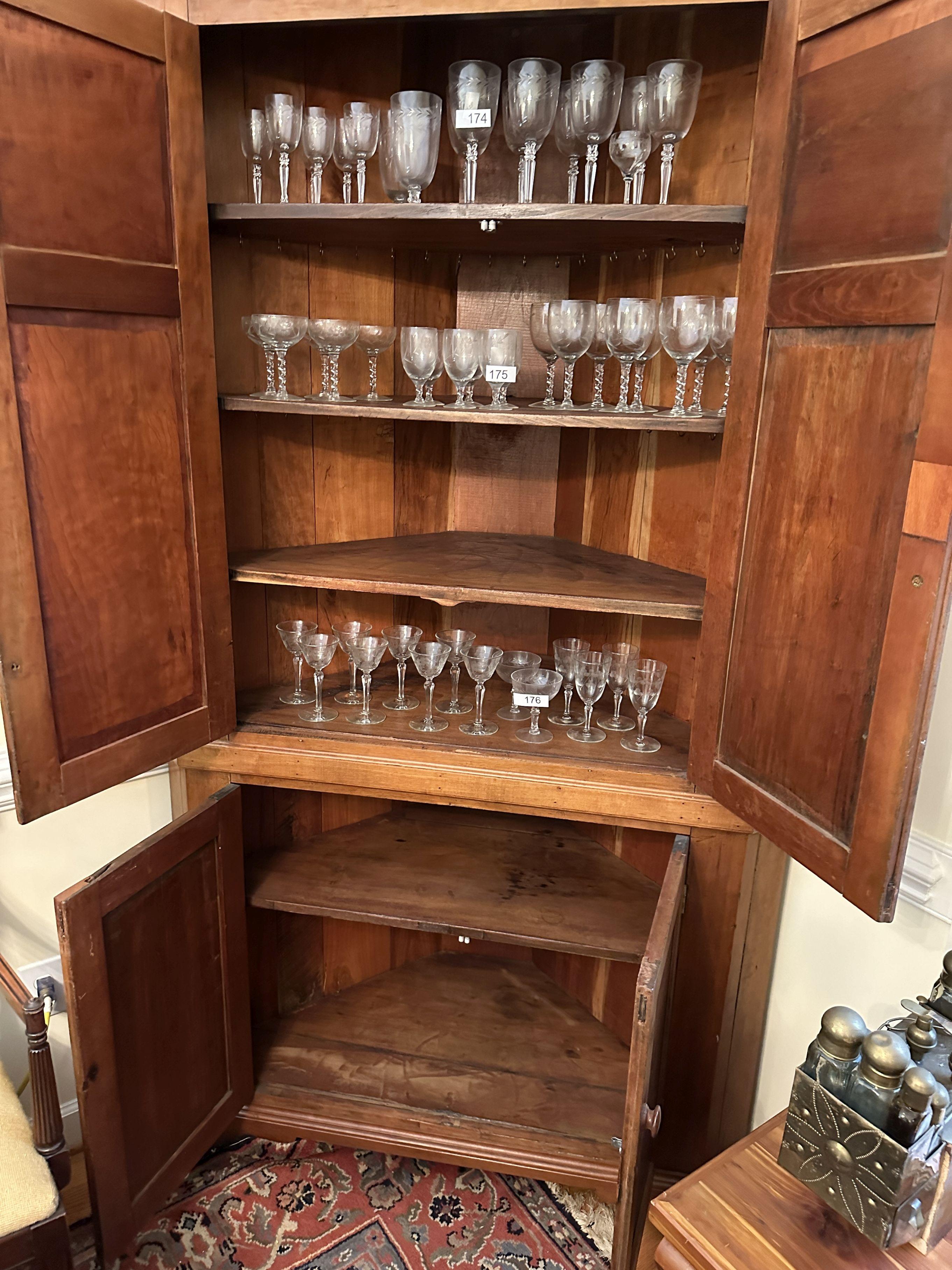 Nice Vintage 4 Door Corner Cabinet (Local Pick Up Only)