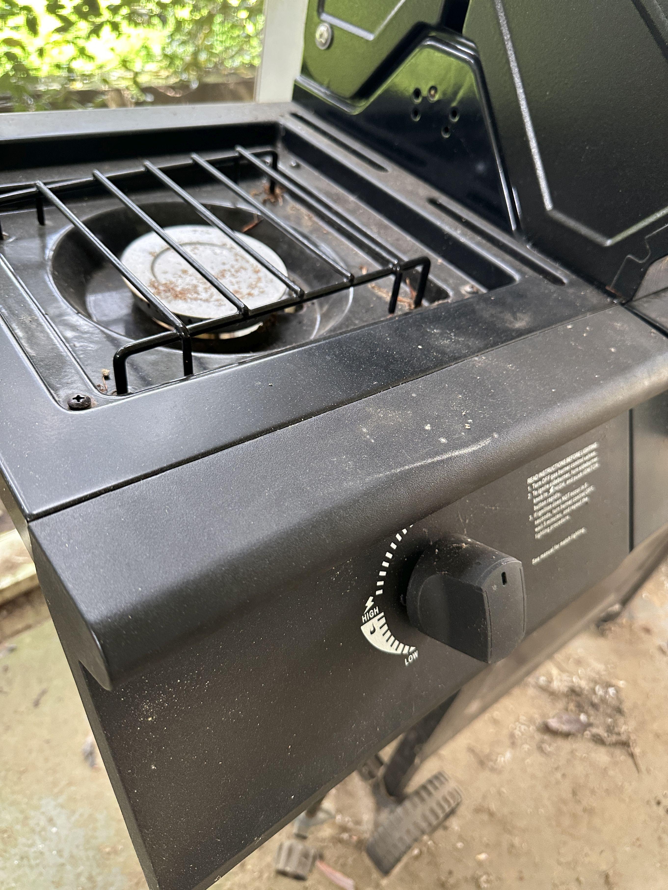 Nice Char Broil Propane Grill with Cover (Local Pick Up Only)
