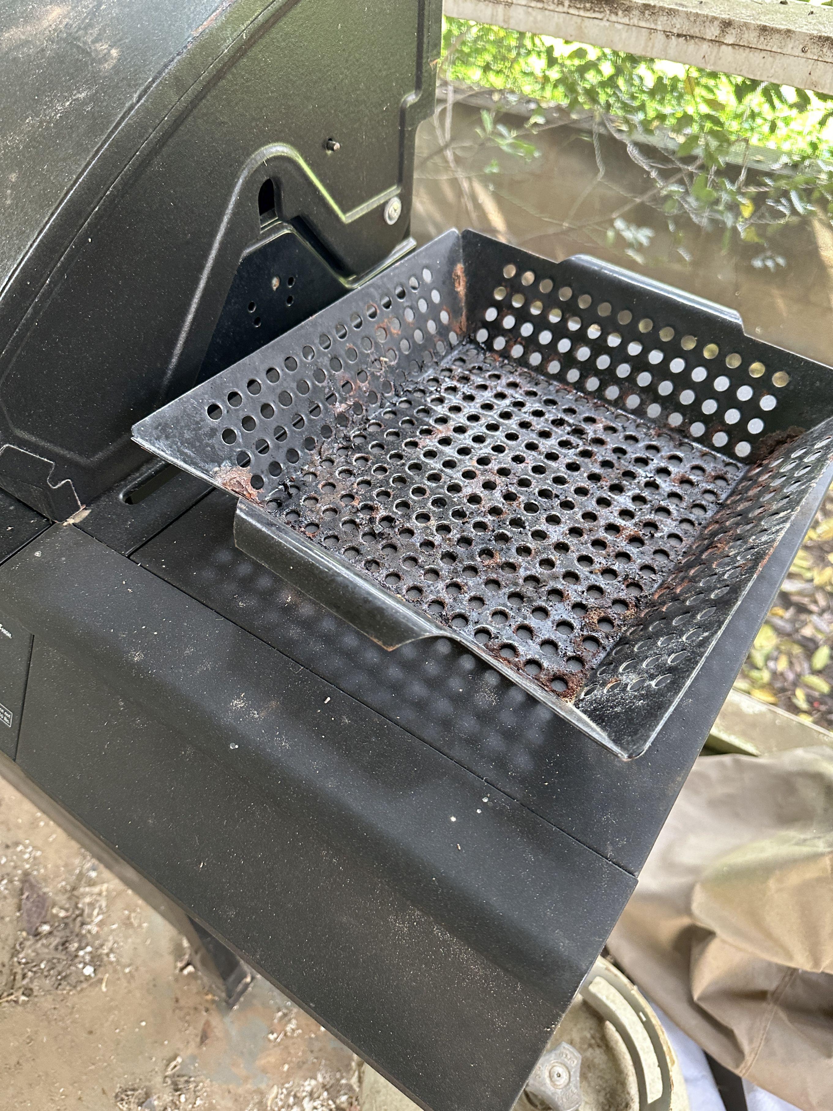 Nice Char Broil Propane Grill with Cover (Local Pick Up Only)