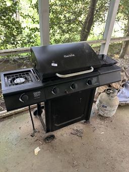 Nice Char Broil Propane Grill with Cover (Local Pick Up Only)