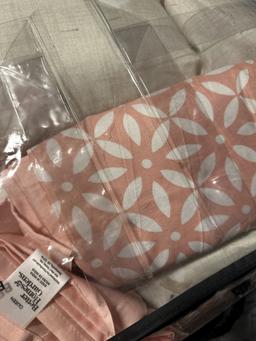 Queen Size Comforter Set in Bag