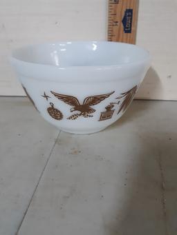 Vintage Pyrex &  Anchor Hocking Bowls, Pyrex Lid