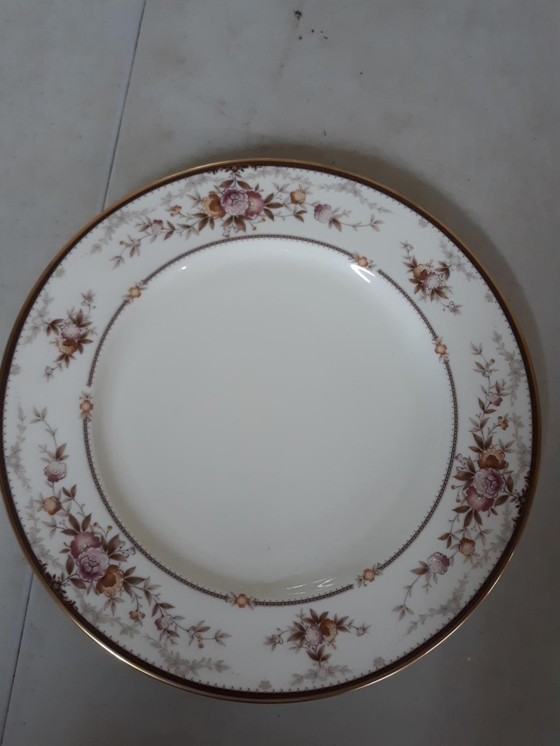 Fine China Dinner Plates