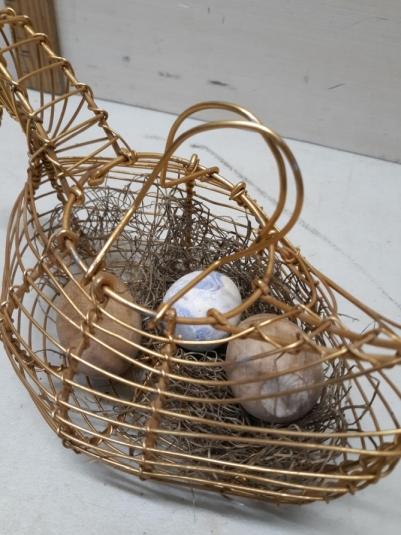 Hen Basket w/eggs
