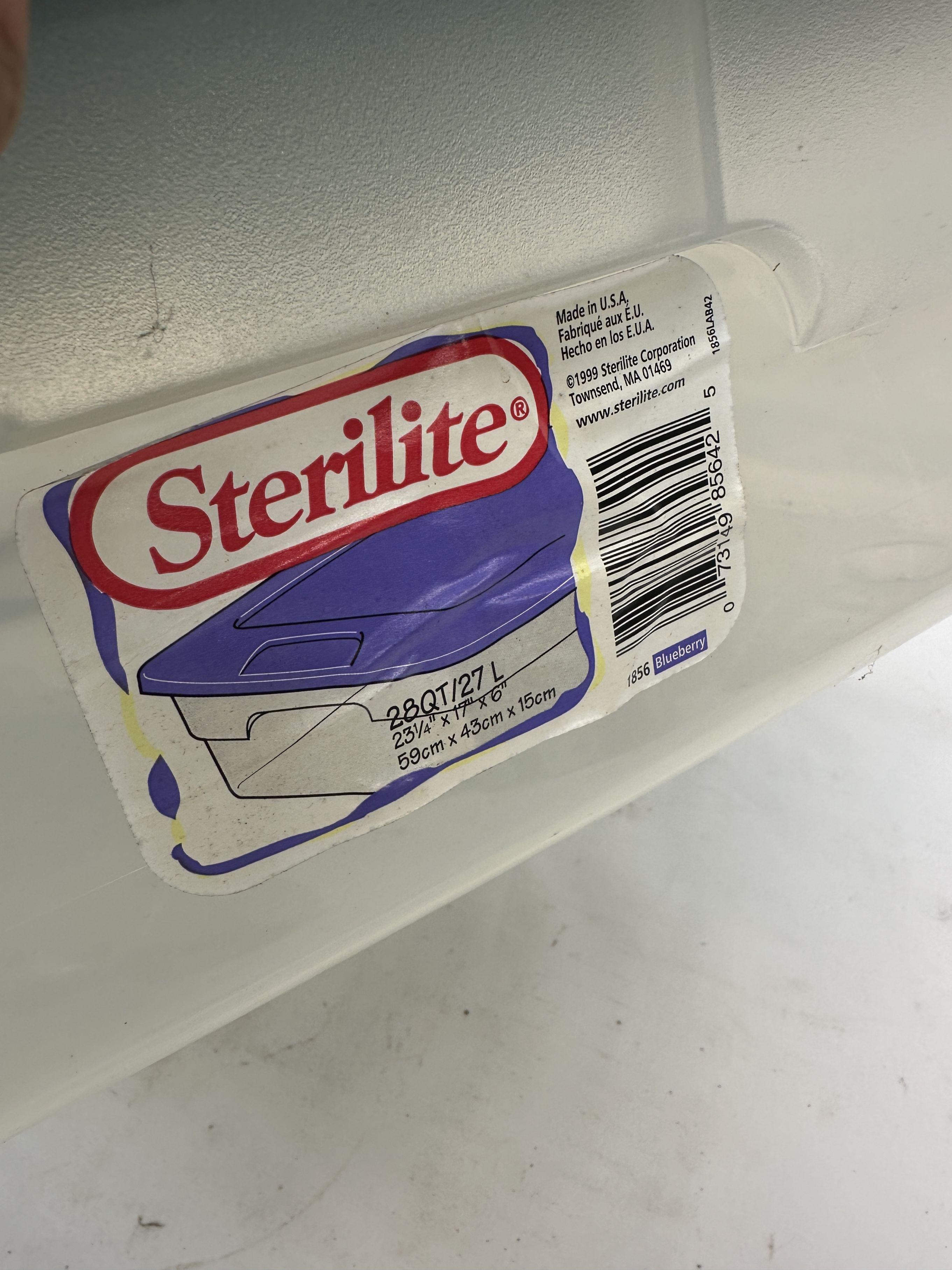 Sterilite 28 Quart Lidded Tote